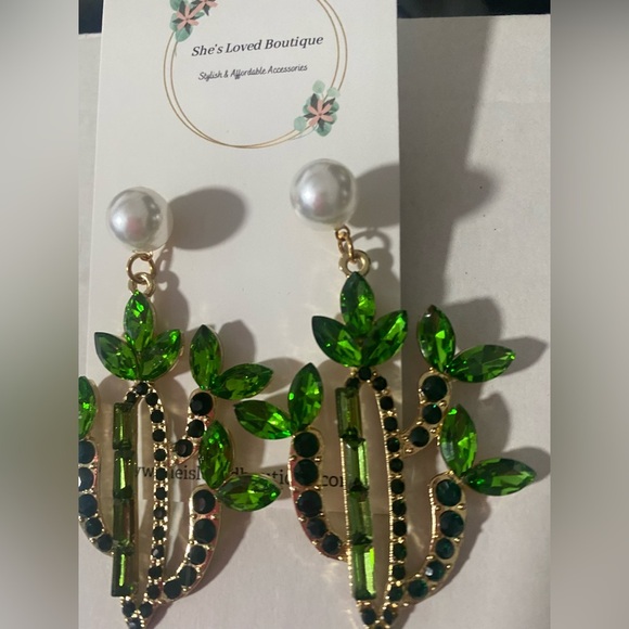 NWT Cactus Pearls Drop Earrings - Picture 5 of 5